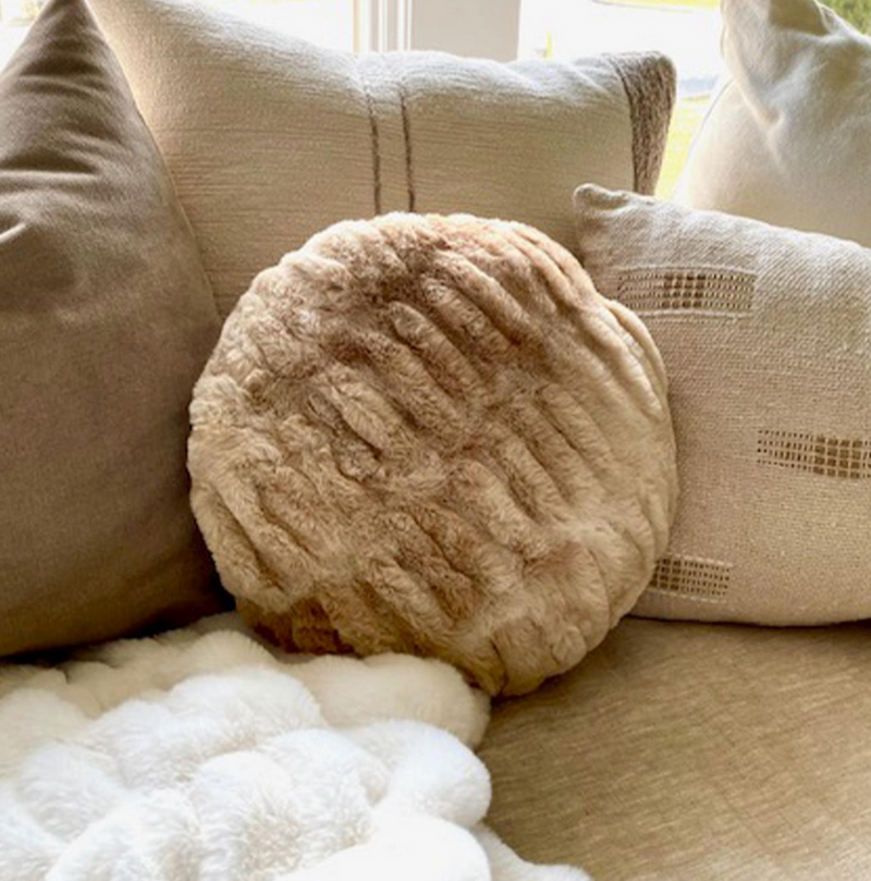 Marbled Faux Fur Round Pillow - dolly mama boutique
